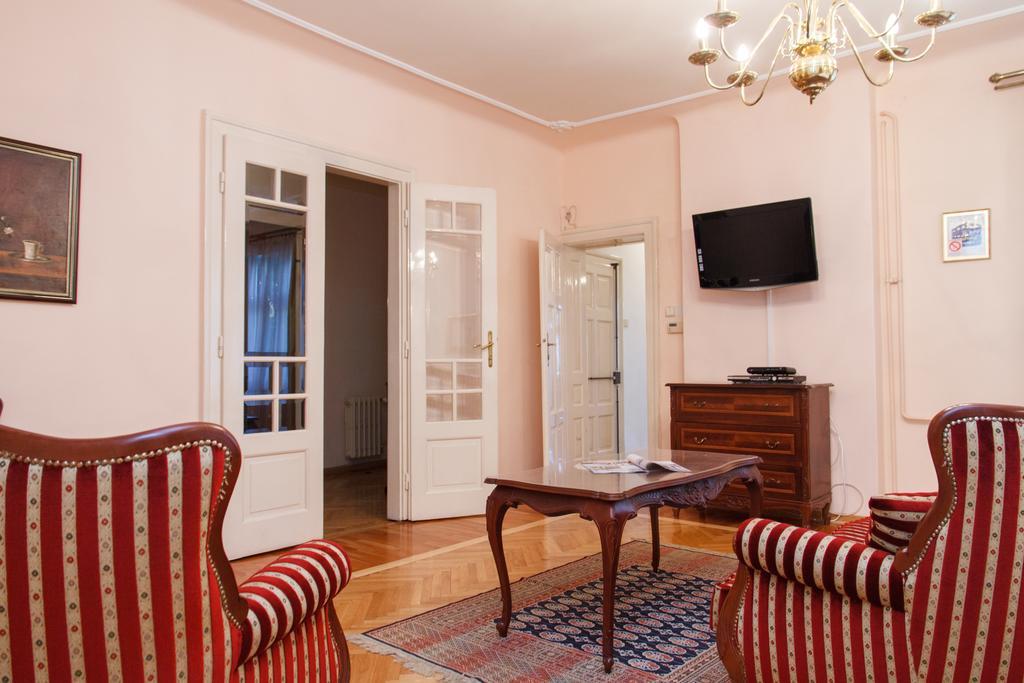 Central Belgrade Apartments 1 Room photo