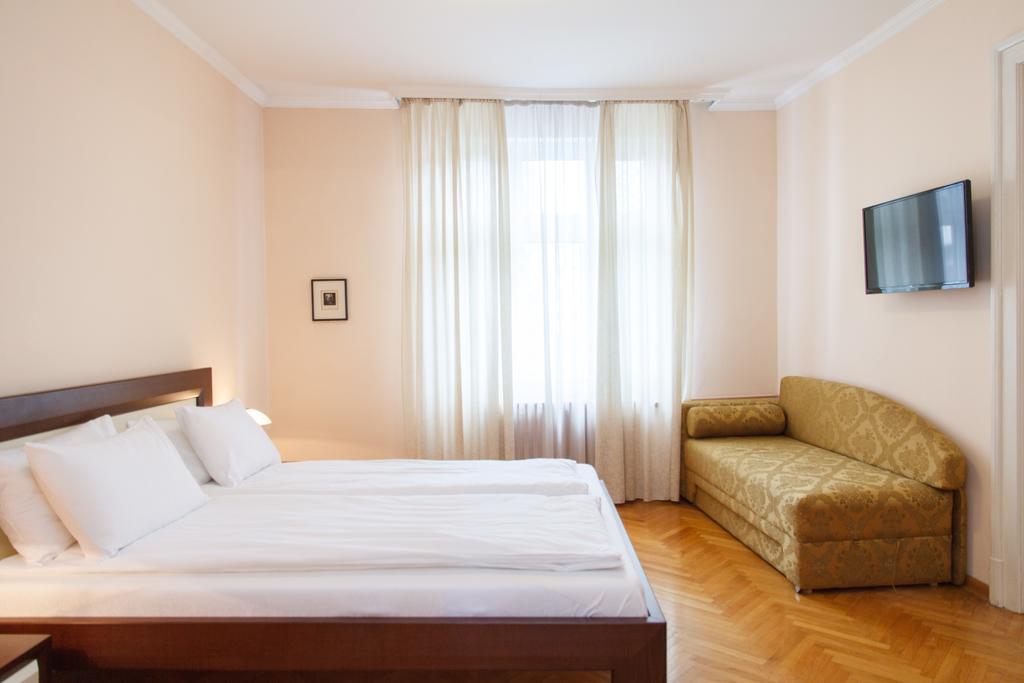 Central Belgrade Apartments 1 Room photo