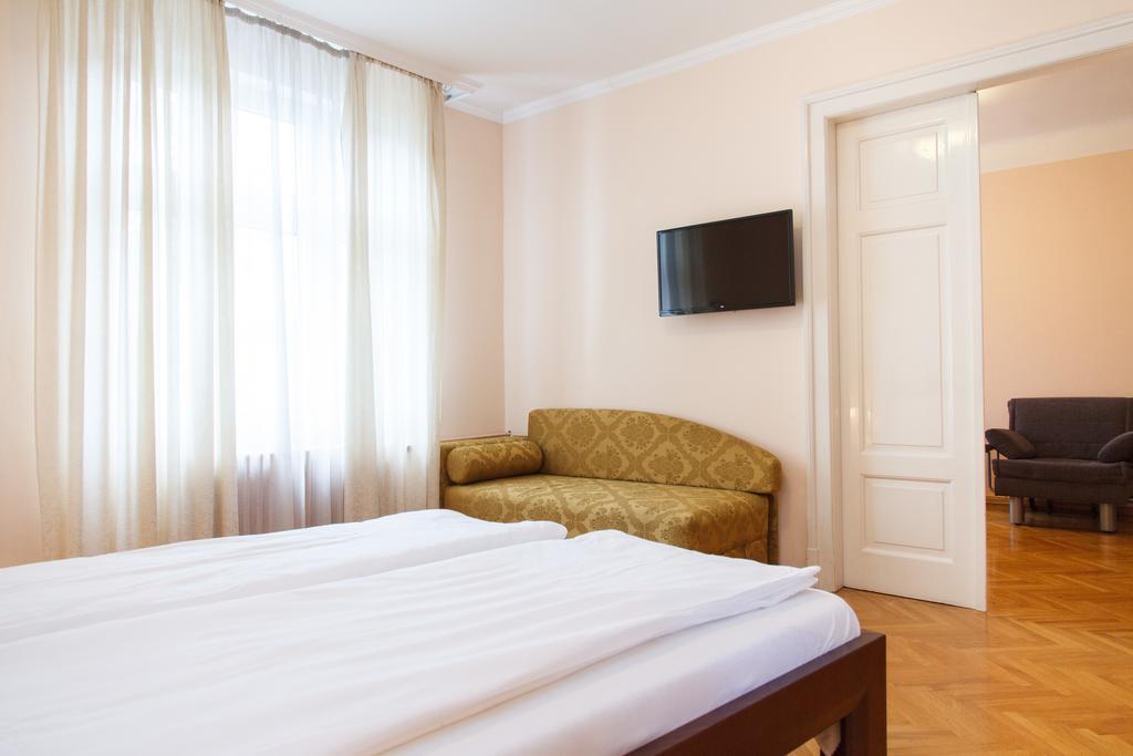 Central Belgrade Apartments 1 Room photo